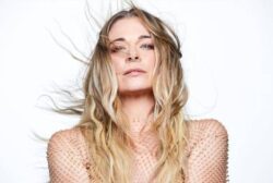 Sheryl Crow and LeAnn Rimes Join The Voice